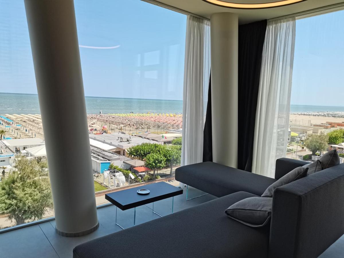 Hotel Commodore Cervia Exteriör bild