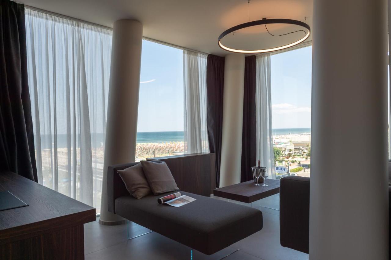 Hotel Commodore Cervia Exteriör bild