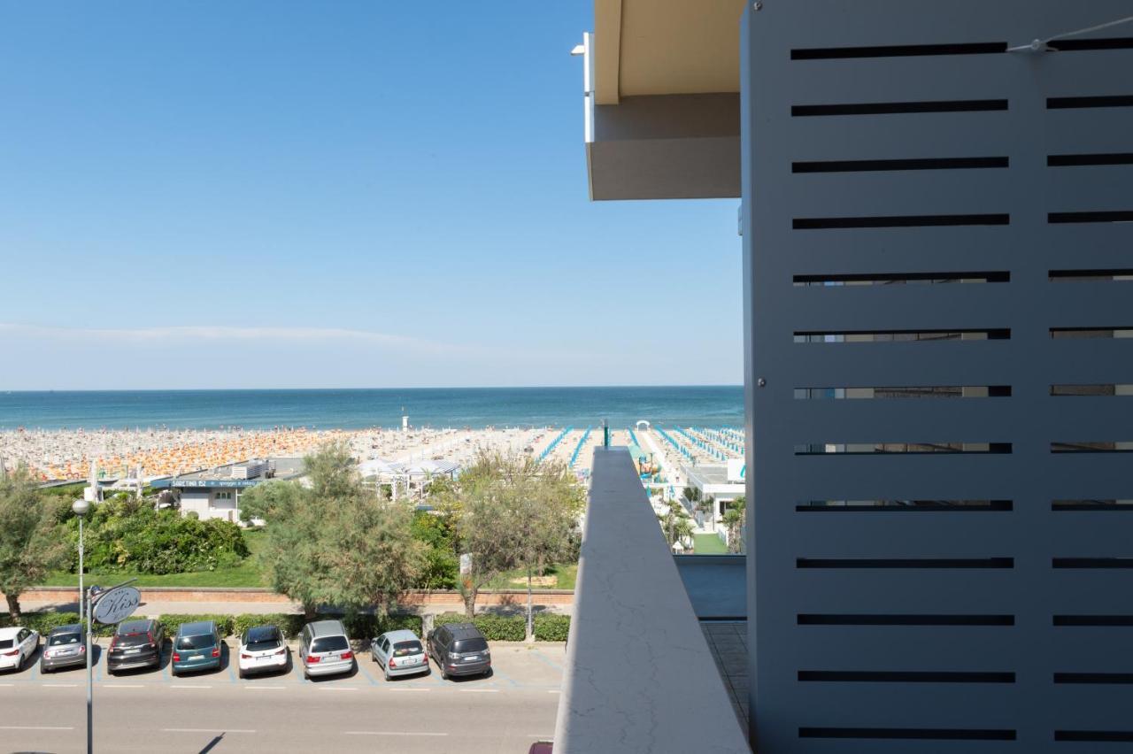 Hotel Commodore Cervia Exteriör bild