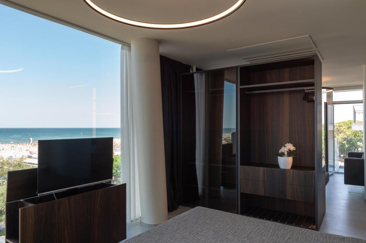 Hotel Commodore Cervia Exteriör bild