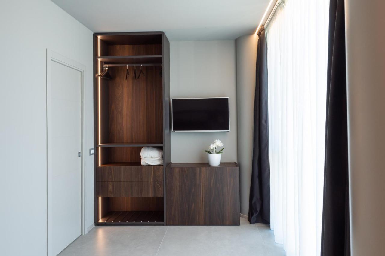 Hotel Commodore Cervia Exteriör bild