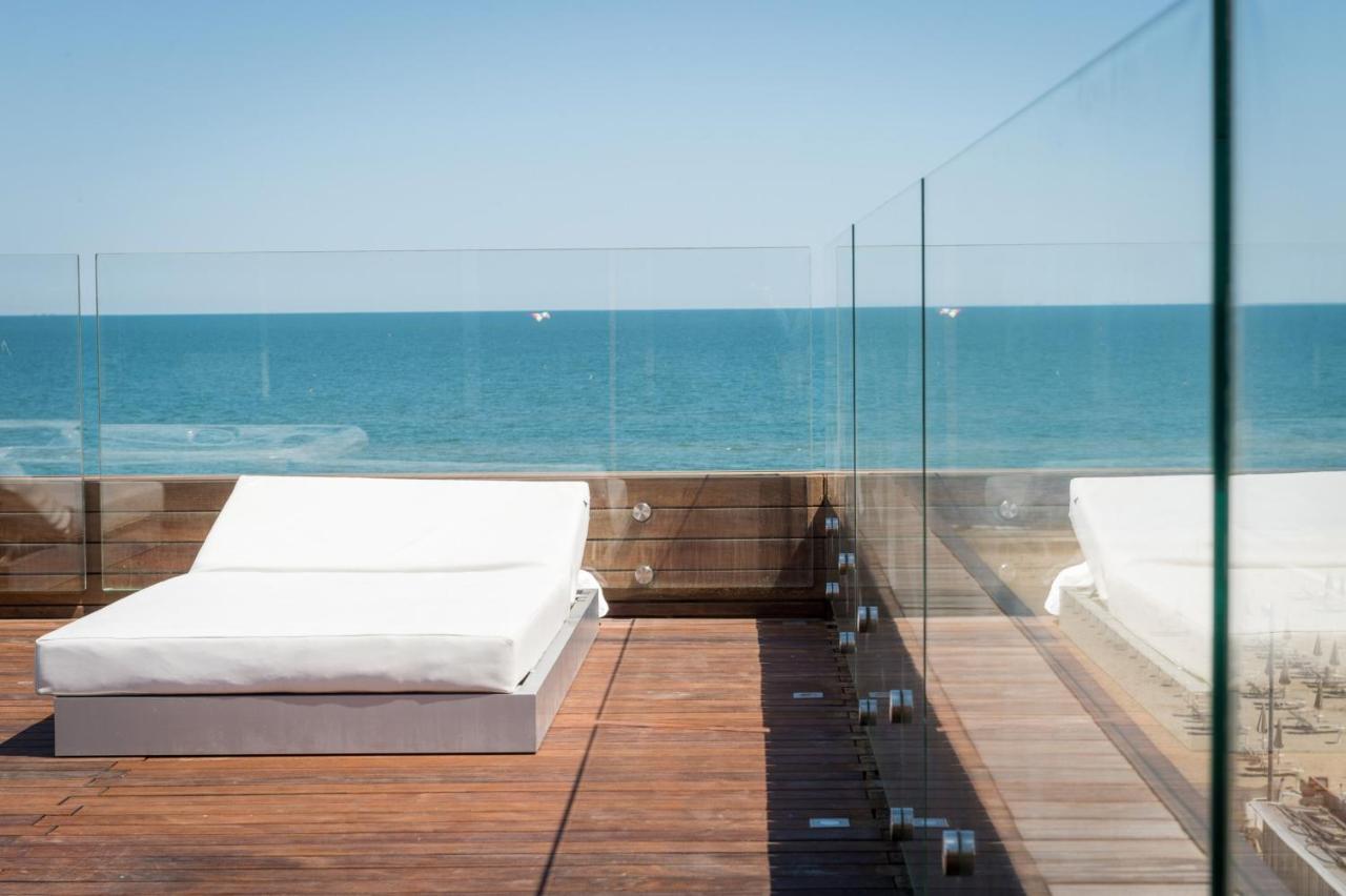 Hotel Commodore Cervia Exteriör bild