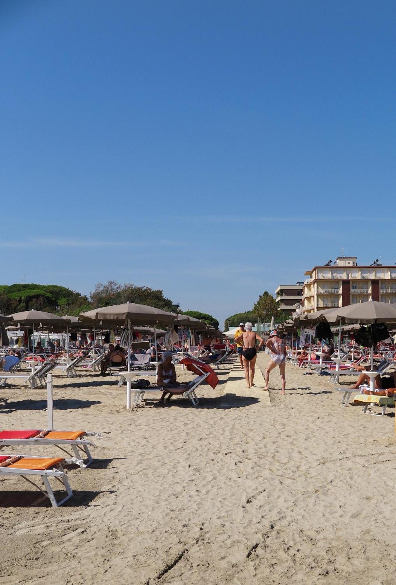 Hotel Commodore Cervia Exteriör bild