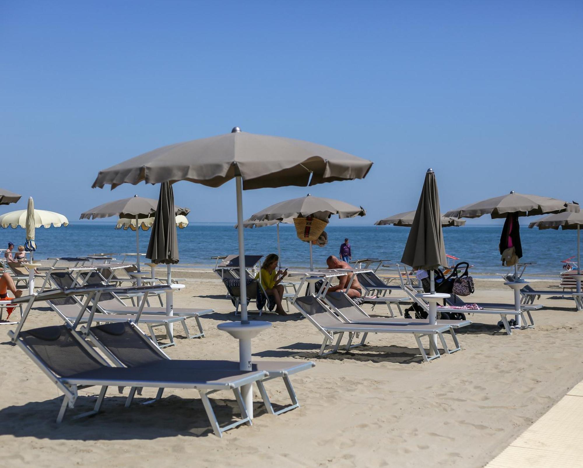 Hotel Commodore Cervia Exteriör bild