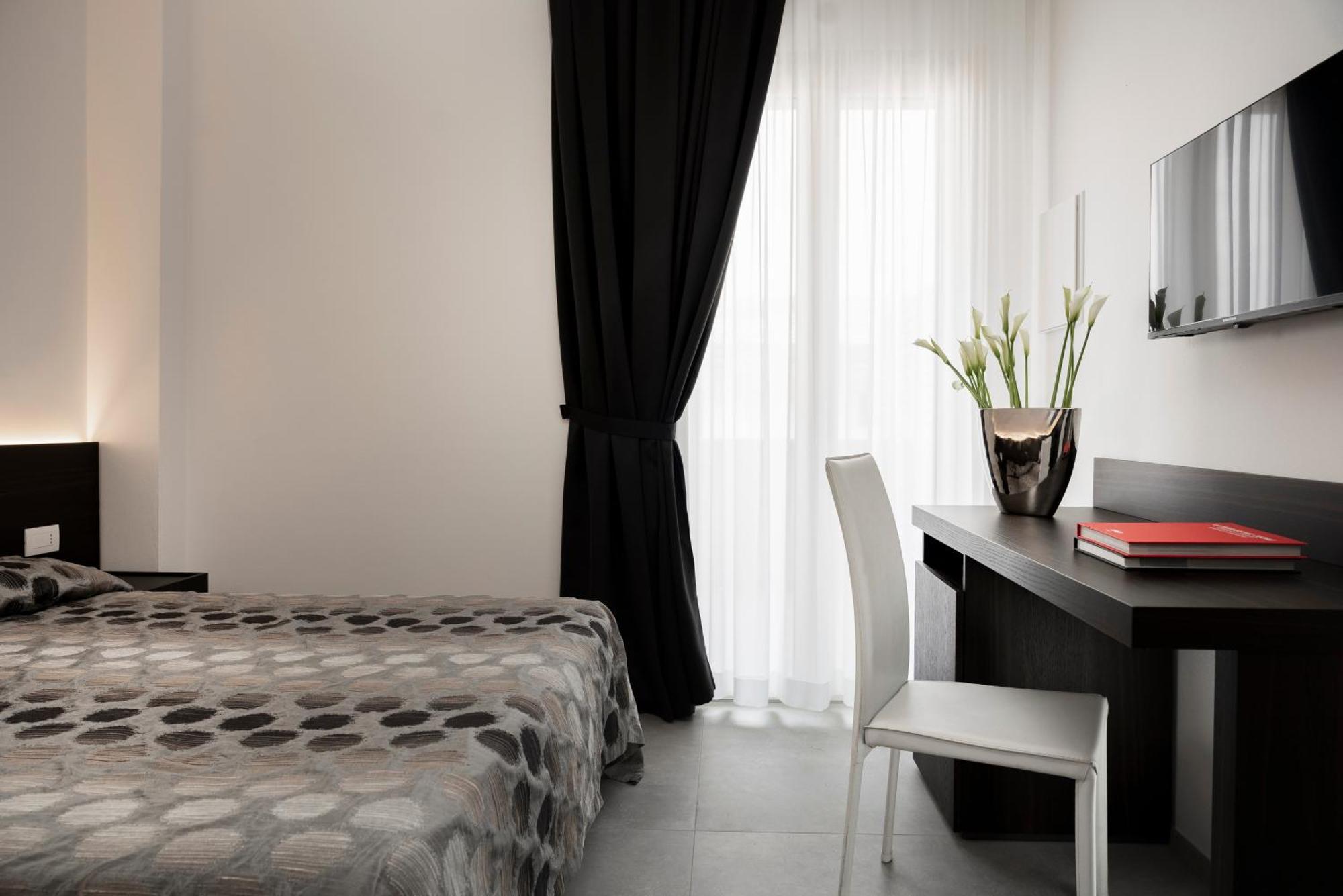 Hotel Commodore Cervia Exteriör bild