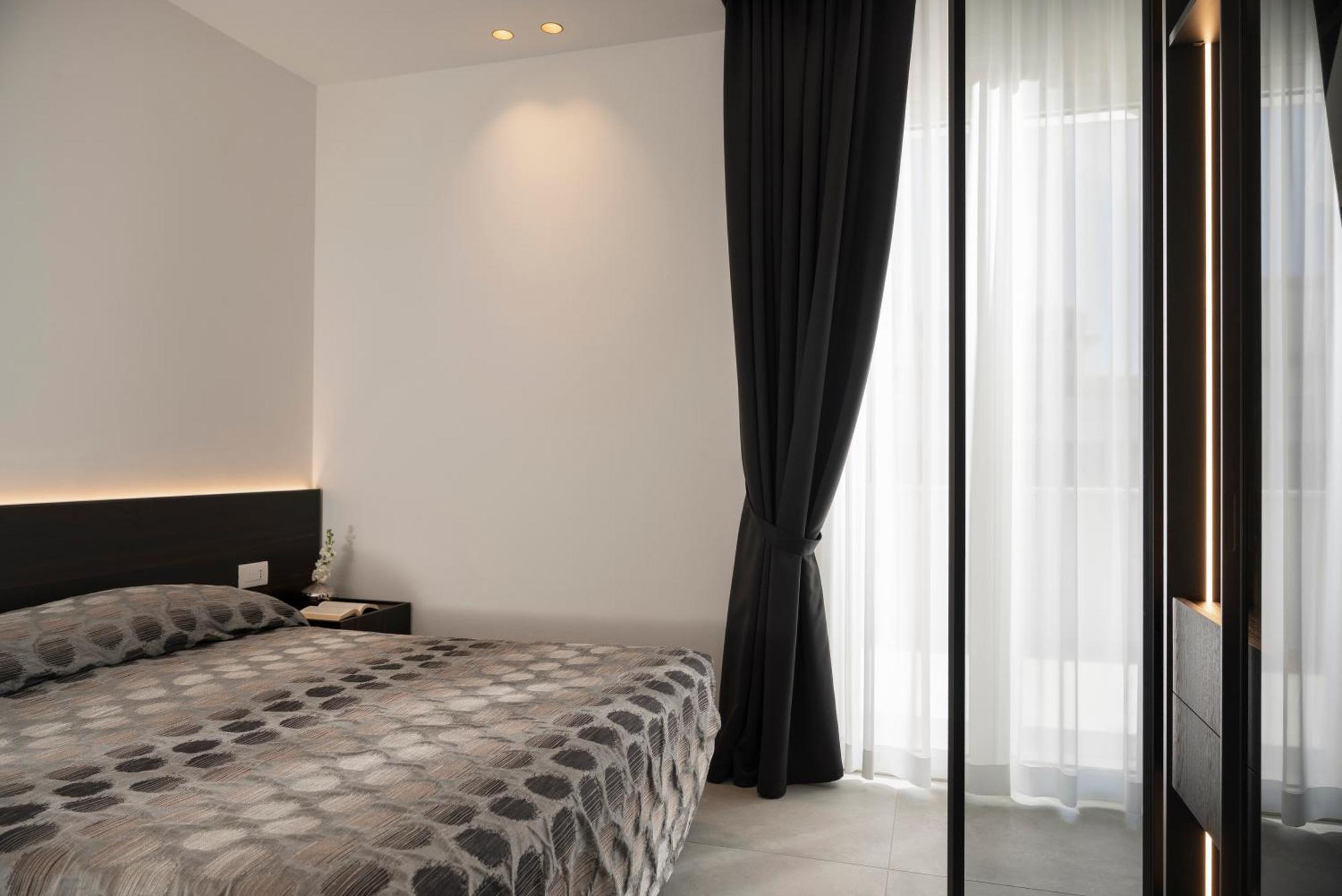 Hotel Commodore Cervia Exteriör bild