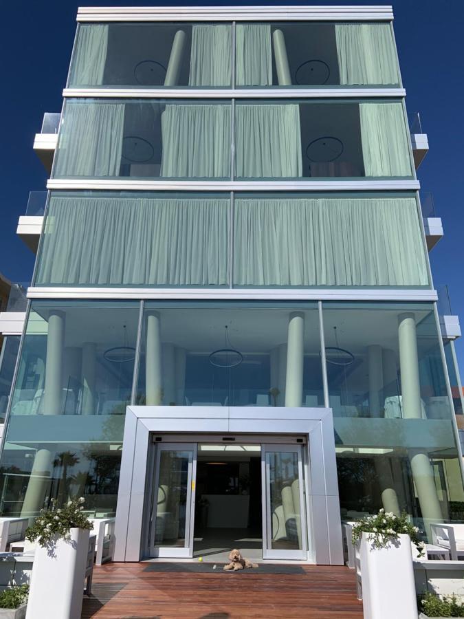 Hotel Commodore Cervia Exteriör bild